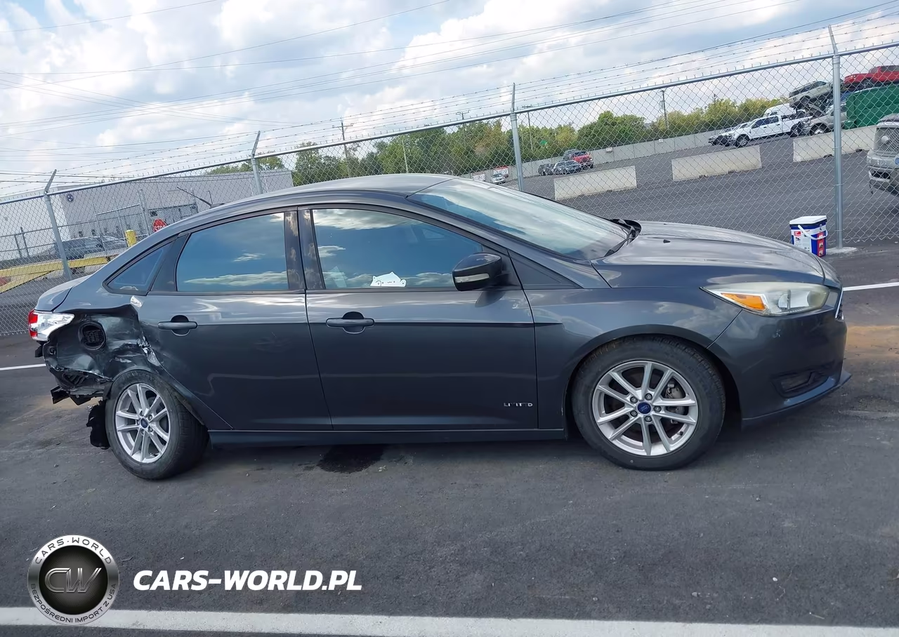 2017 Ford Focus Se VIN:1FADP3F27HL281513 - 14