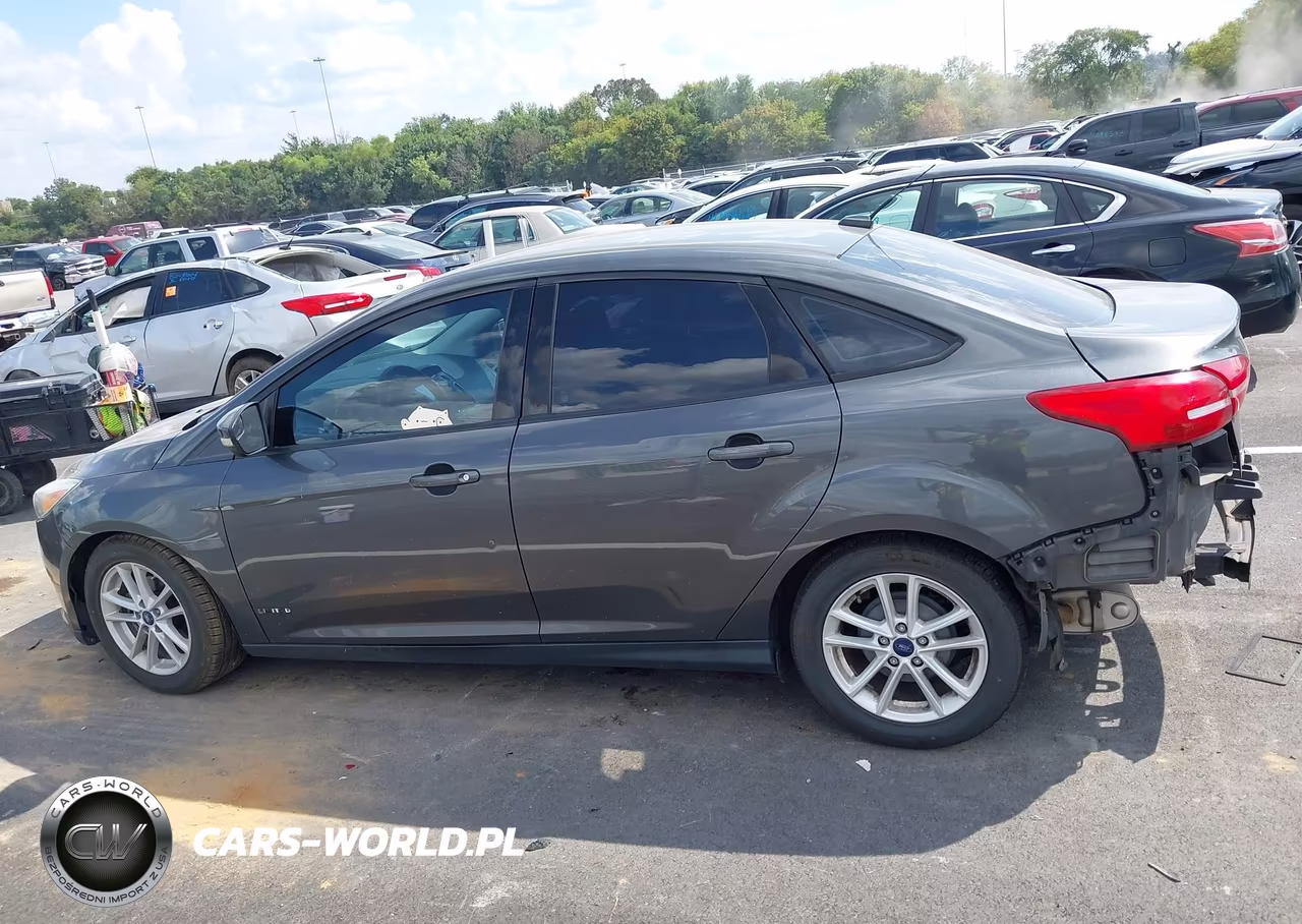 2017 Ford Focus Se VIN:1FADP3F27HL281513 - 15