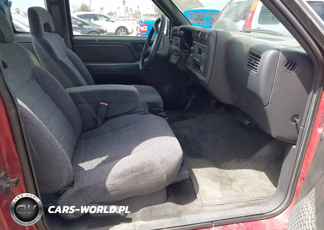 1996 Chevrolet S Truck S10 VIN:1GCCS19X3TK130828 - 5