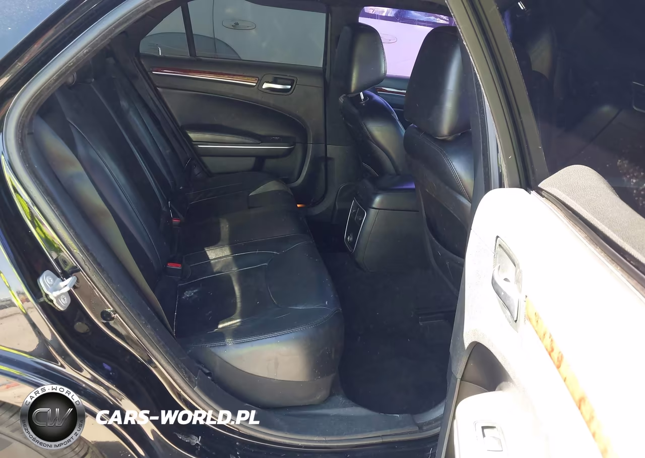 2014 Chrysler 300 VIN:2C3CCAAG1EH172678 - 8