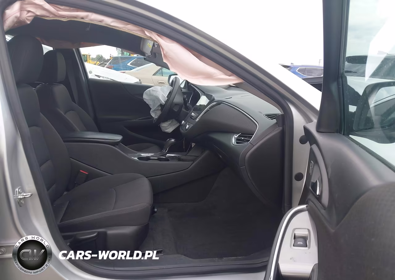 2019 Chevrolet Malibu Lt VIN:1G1ZD5ST0KF199768 - 5