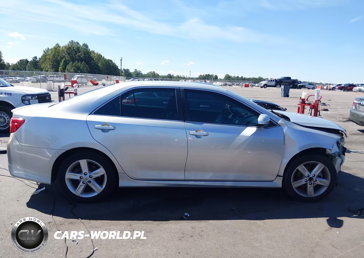 2014 Toyota Camry Se VIN:4T1BF1FK0EU751584 - 14
