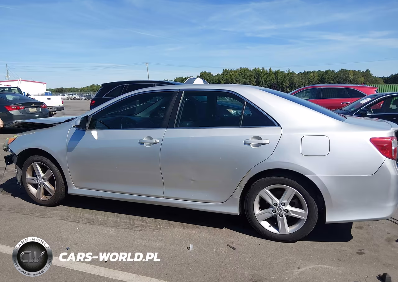 2014 Toyota Camry Se VIN:4T1BF1FK0EU751584 - 15