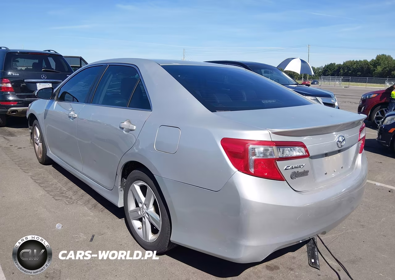 2014 Toyota Camry Se VIN:4T1BF1FK0EU751584 - 3