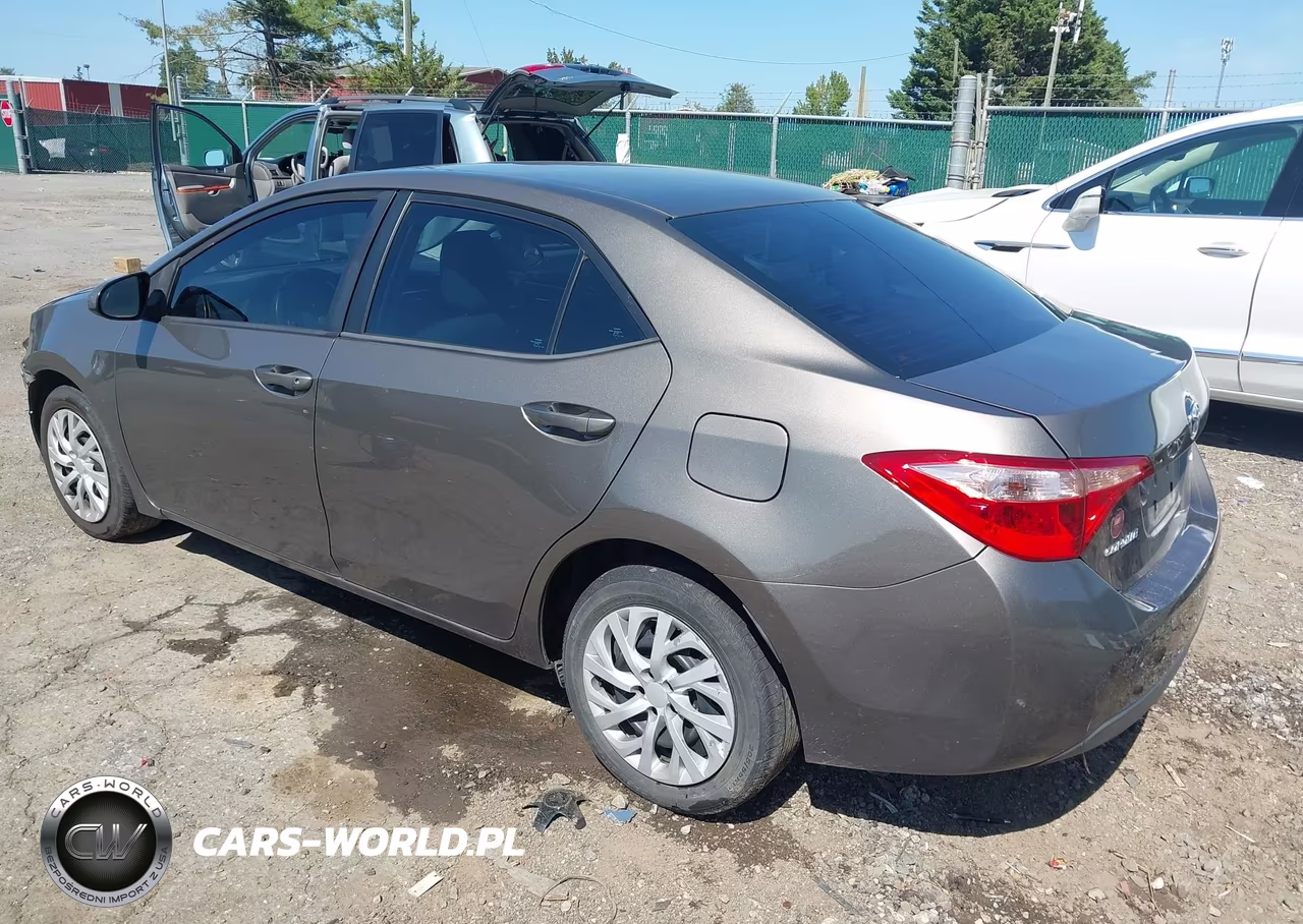 2017 Toyota Corolla Le VIN:2T1BURHE2HC795460 - 3