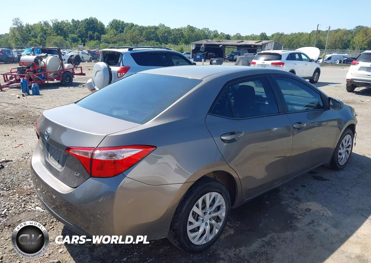 2017 Toyota Corolla Le VIN:2T1BURHE2HC795460 - 4