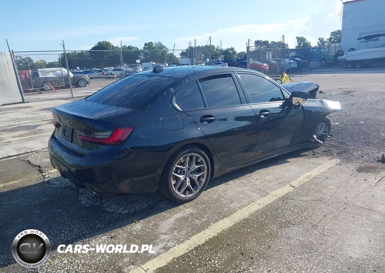 2025 BMW 330I xDrive VIN:3MW89CW01S8E99415 - 4