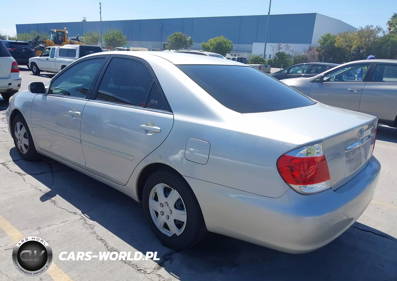 2006 Toyota Camry Le VIN:4T1BE32K76U722945 - 3