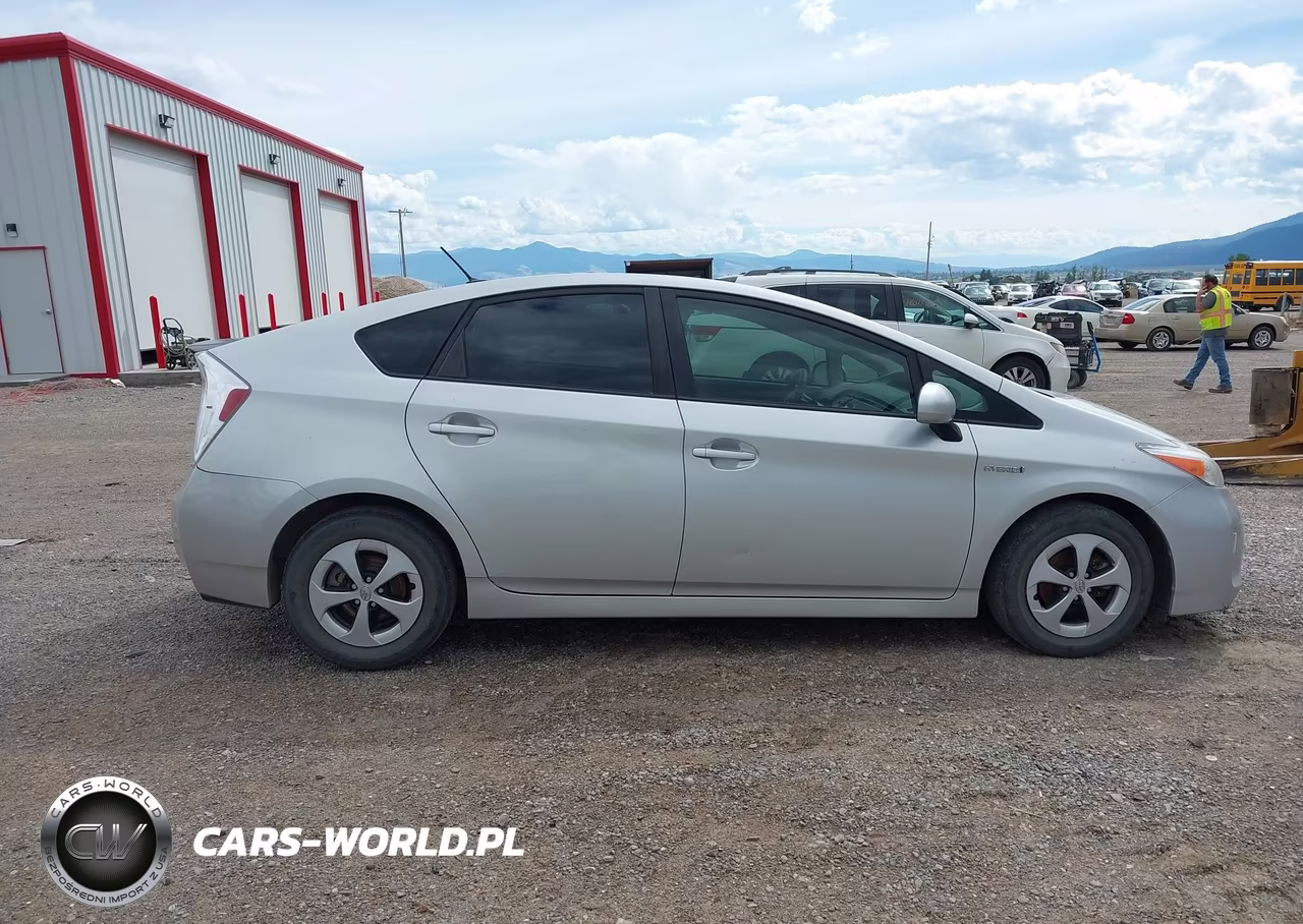 2014 Toyota Prius Three VIN:JTDKN3DU9E0379869 - 13