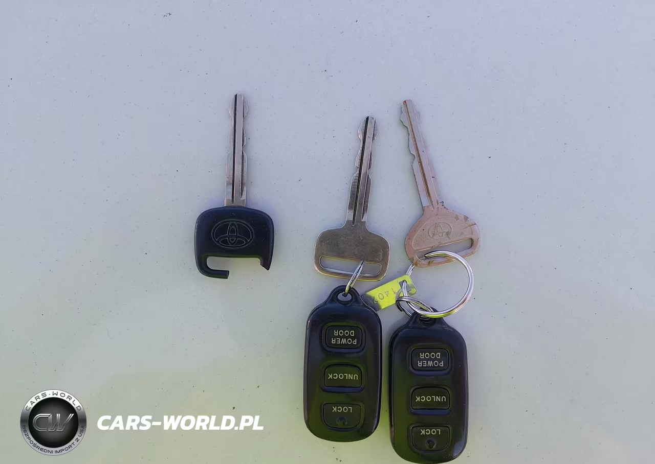 2000 Toyota Sienna Le VIN:4T3ZF13C3YU239759 - 11