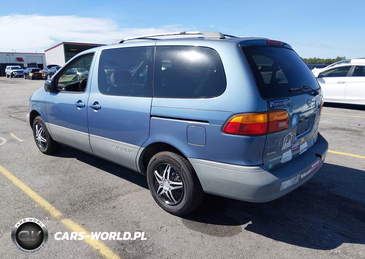 2000 Toyota Sienna Le VIN:4T3ZF13C3YU239759 - 3