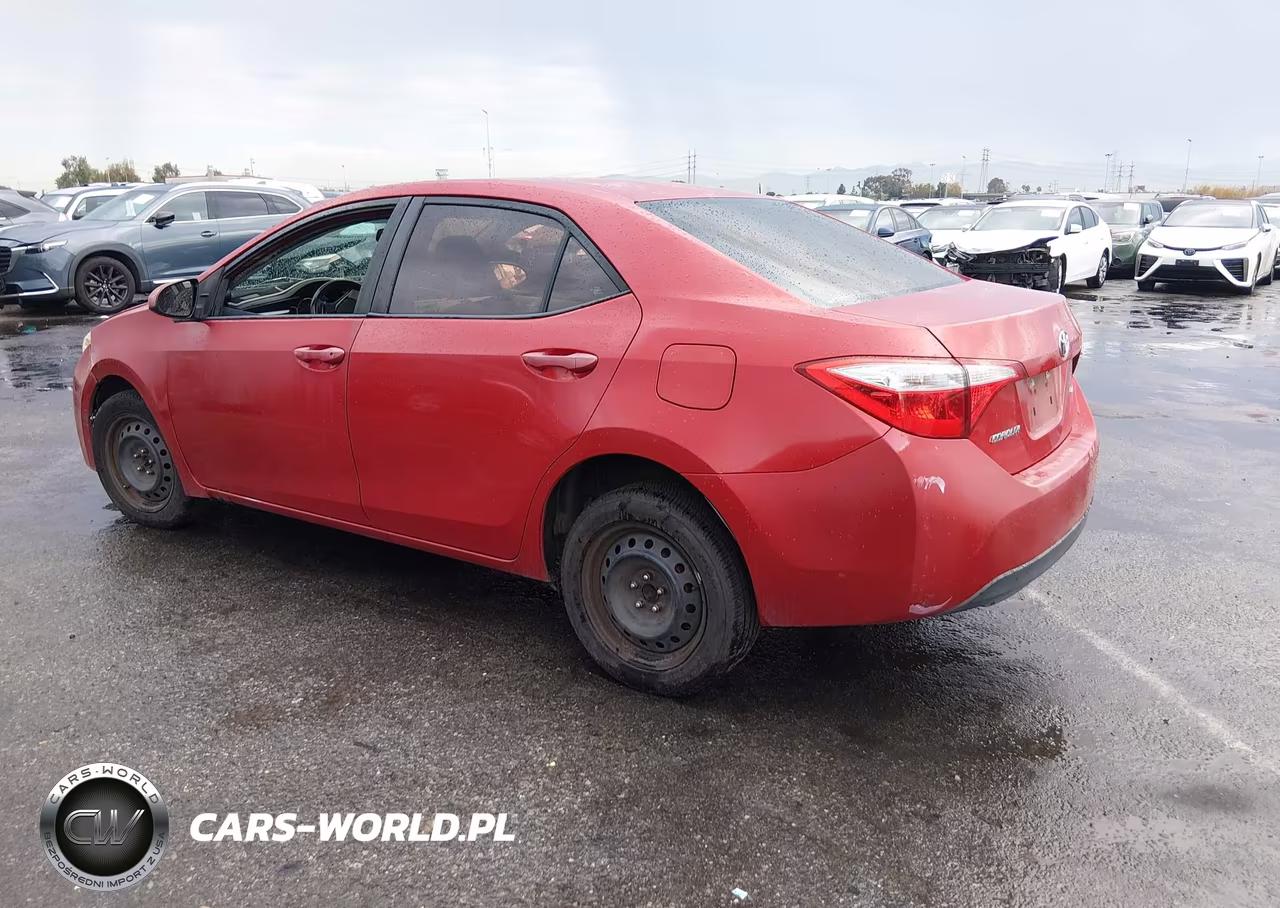 2015 Toyota Corolla Le VIN:5YFBURHE4FP311818 - 3