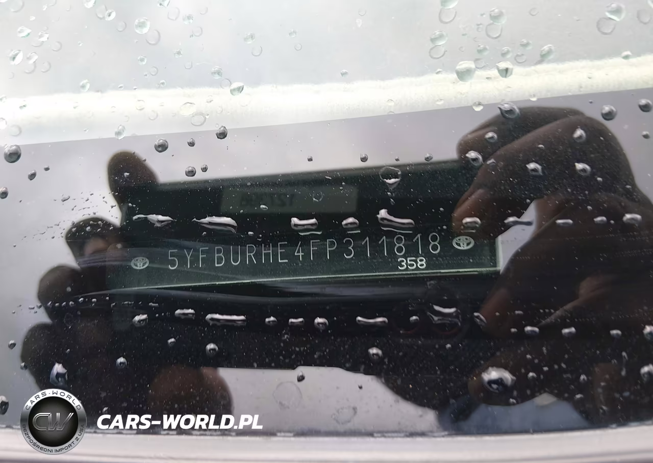 2015 Toyota Corolla Le VIN:5YFBURHE4FP311818 - 9