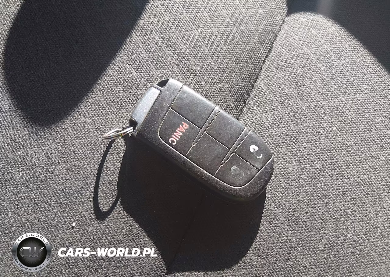 2020 Jeep Grand Cherokee Laredo E 4X2 VIN:1C4RJEAGXLC219628 - 11