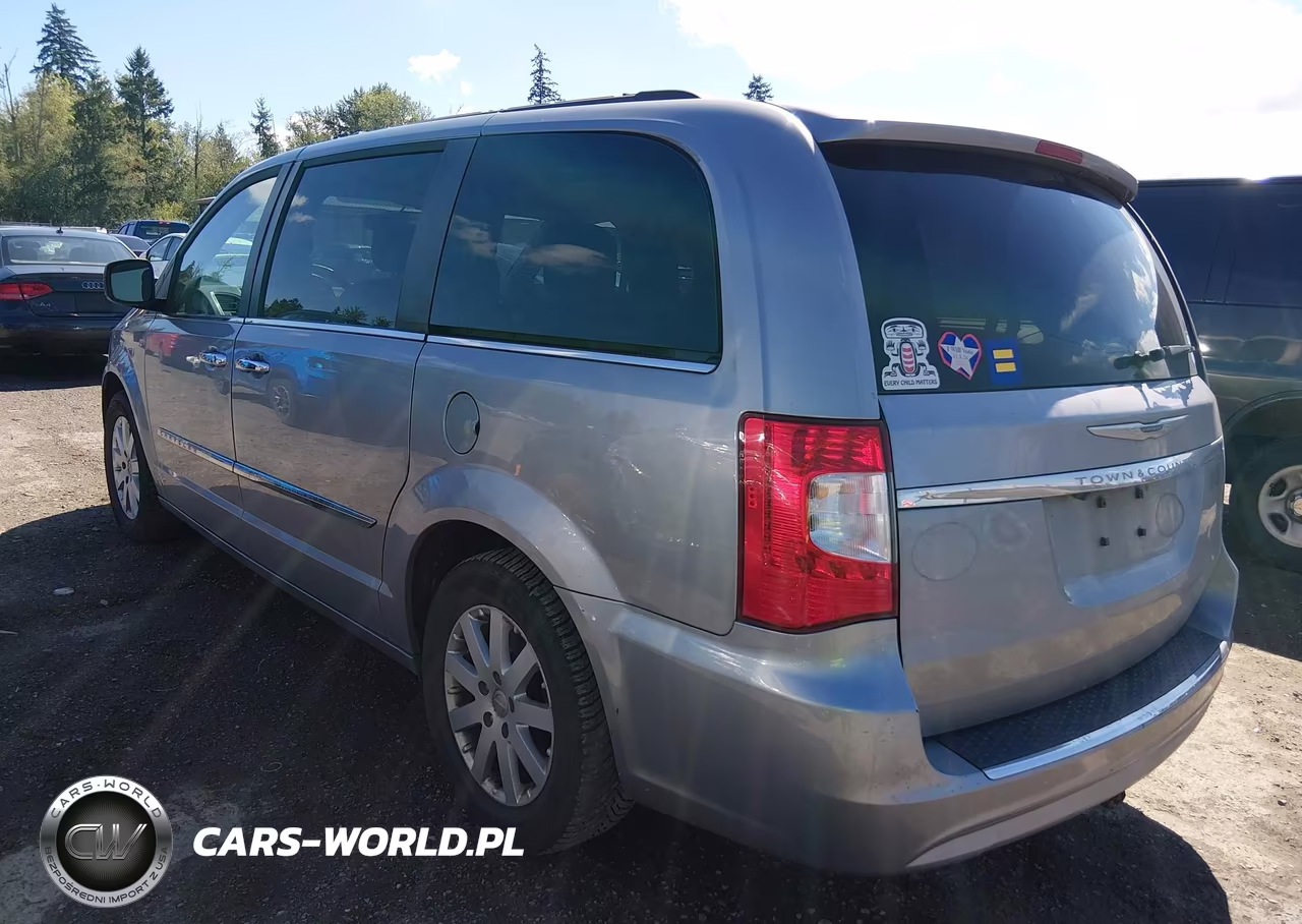 2015 Chrysler Town & Country Touring VIN:2C4RC1BGXFR741320 - 3