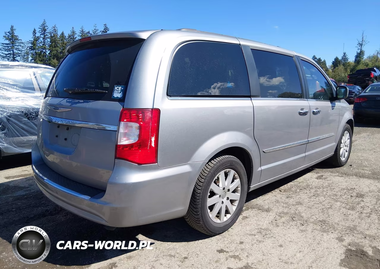 2015 Chrysler Town & Country Touring VIN:2C4RC1BGXFR741320 - 4