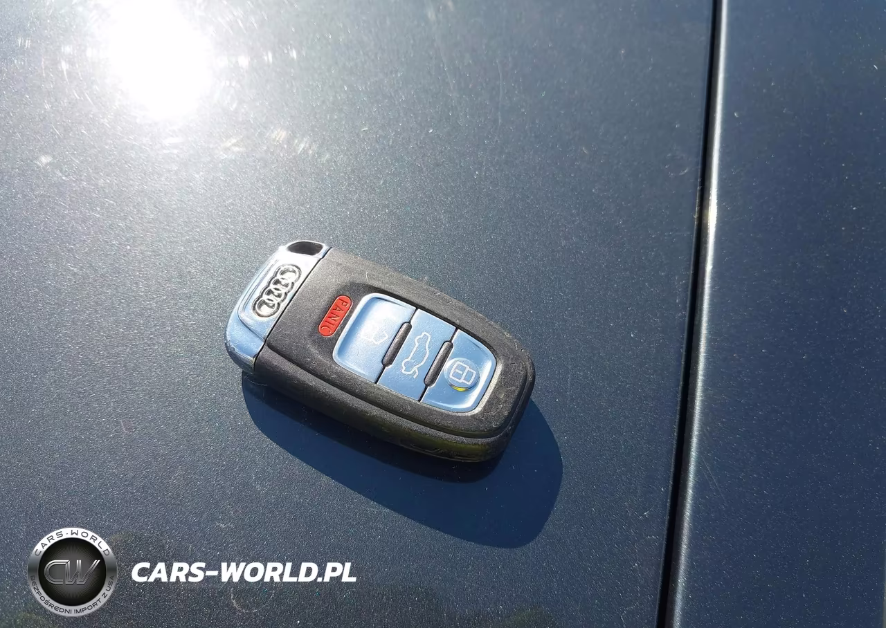 2011 Audi Q5 2.0T Premium VIN:WA1LFAFP7BA014670 - 11