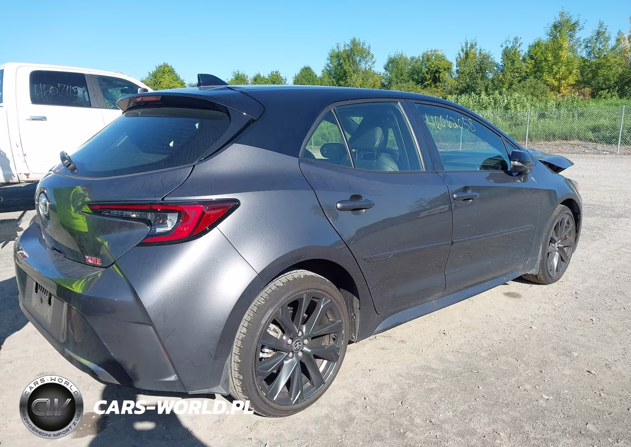 2026 Toyota Corolla Xse VIN:JTNC4MBE0T3256493 - 4