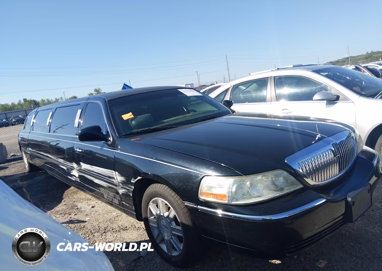 2006 Lincoln Town Car Executive VIN:1L1FM88W56Y608447 - 13