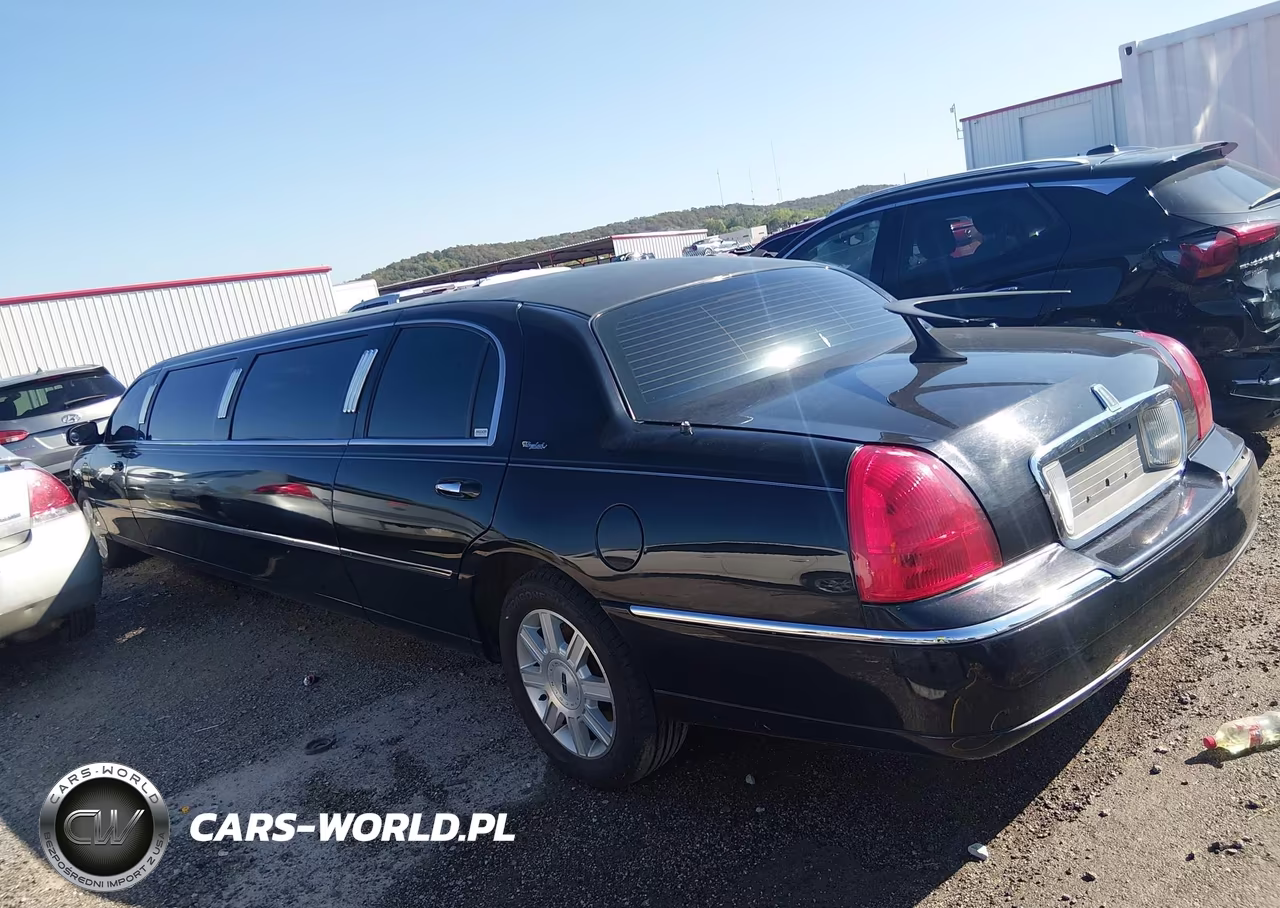 2006 Lincoln Town Car Executive VIN:1L1FM88W56Y608447 - 14