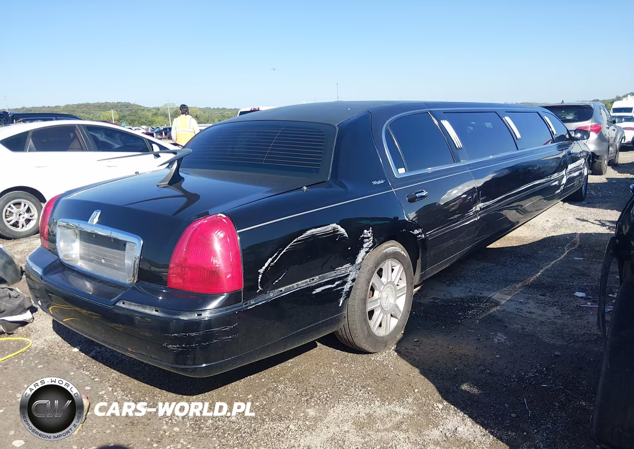 2006 Lincoln Town Car Executive VIN:1L1FM88W56Y608447 - 4