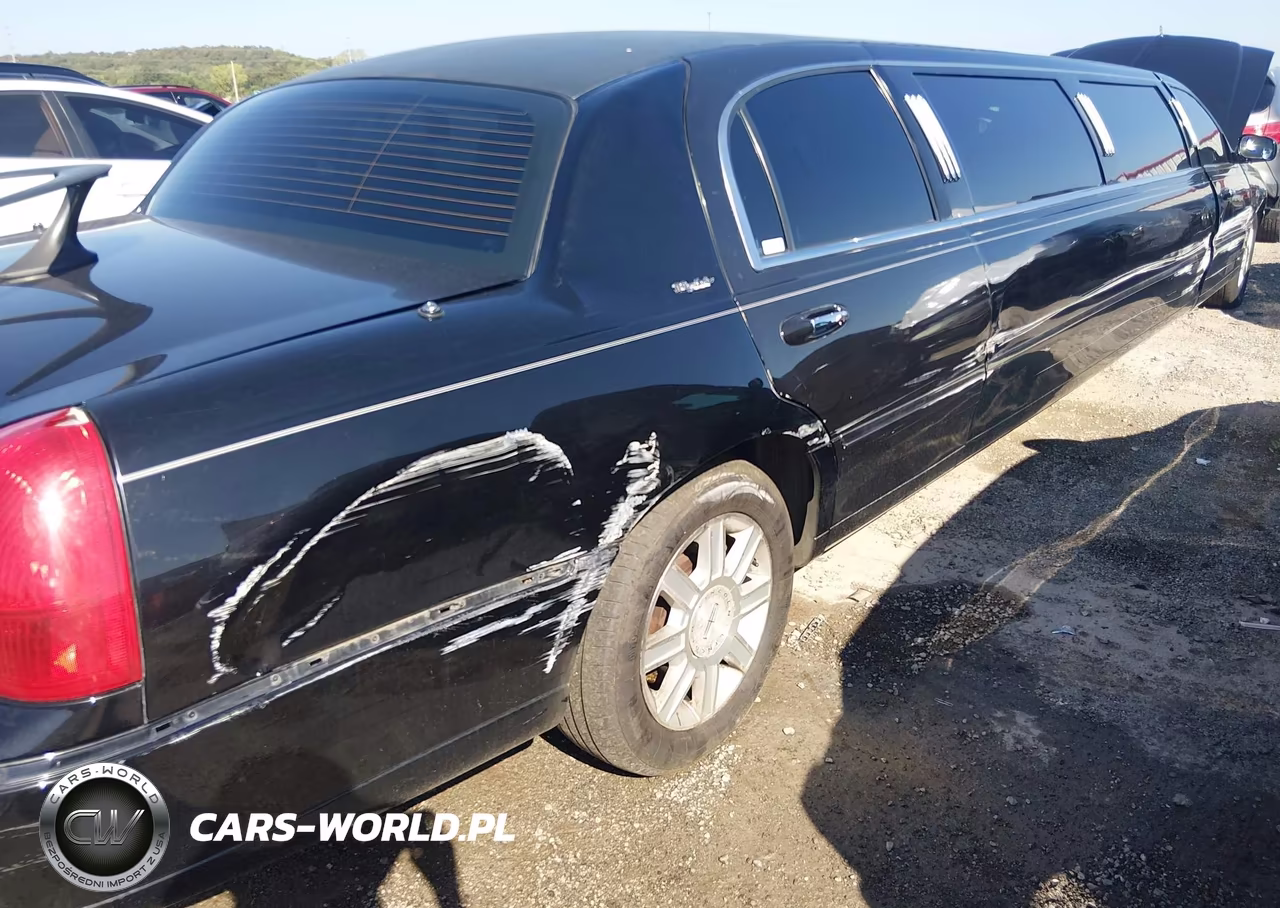 2006 Lincoln Town Car Executive VIN:1L1FM88W56Y608447 - 6