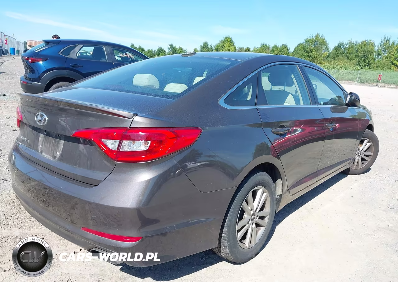 2016 Hyundai Sonata Se VIN:5NPE24AF9GH377577 - 4