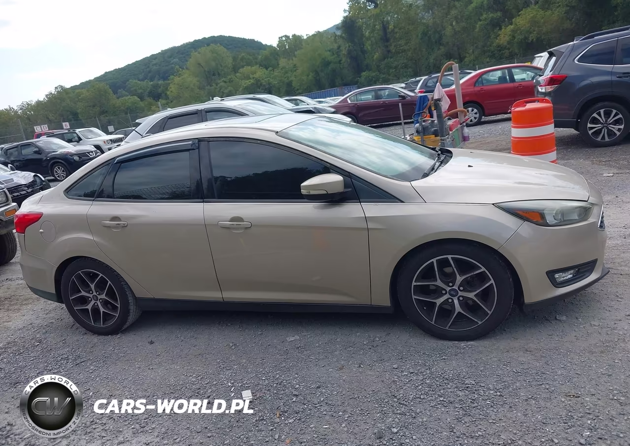 2017 Ford Focus Sel VIN:1FADP3H28HL323233 - 13
