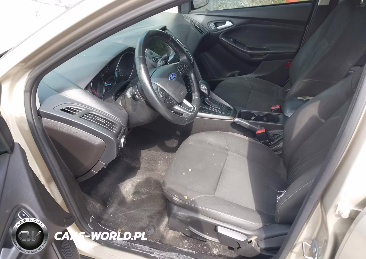 2017 Ford Focus Sel VIN:1FADP3H28HL323233 - 5