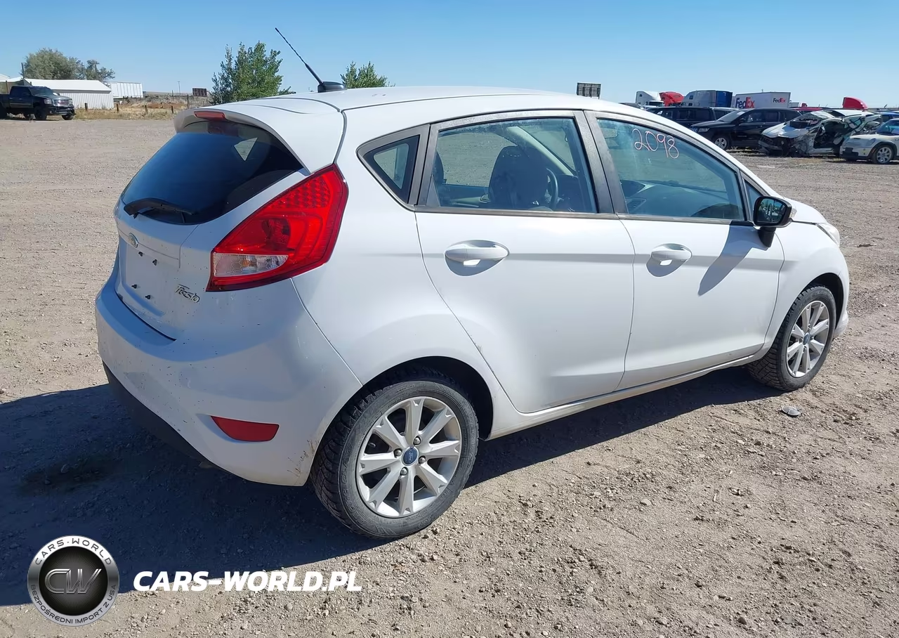 2013 Ford Fiesta Se VIN:3FADP4EJ7DM147009 - 4