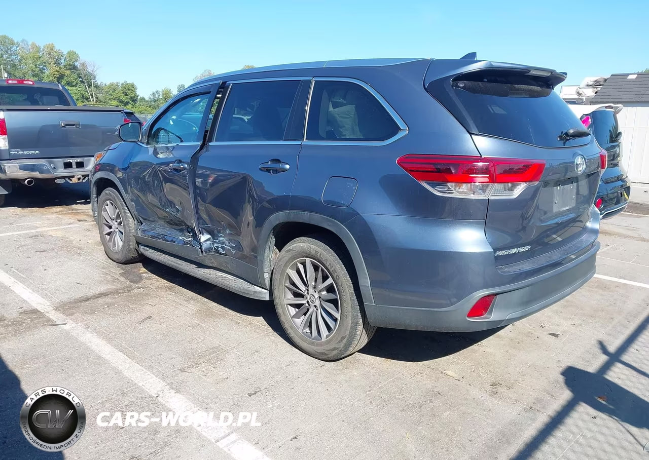 2019 Toyota Highlander Xle VIN:5TDKZRFH2KS345725 - 3