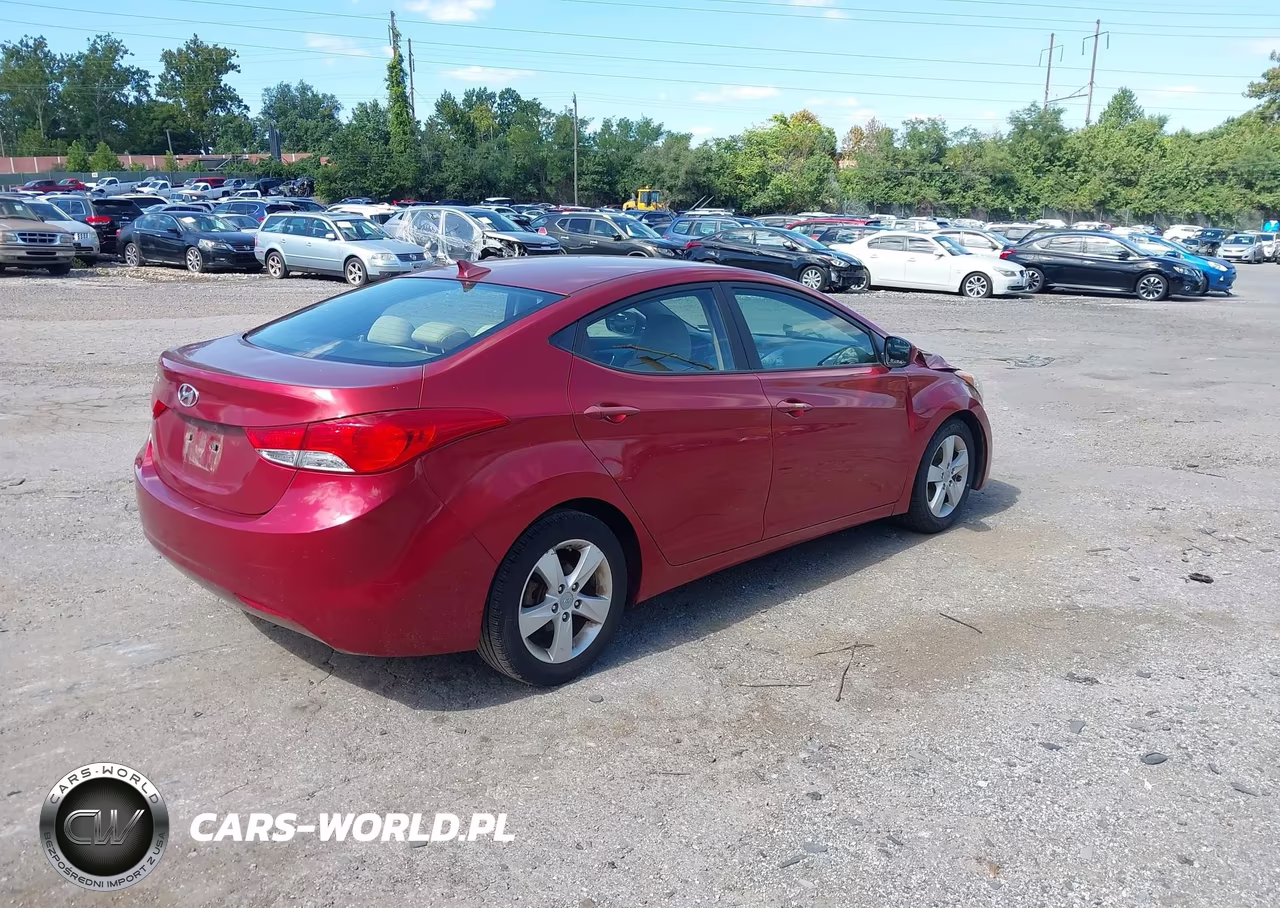 2013 Hyundai Elantra Gls VIN:5NPDH4AE6DH249021 - 4