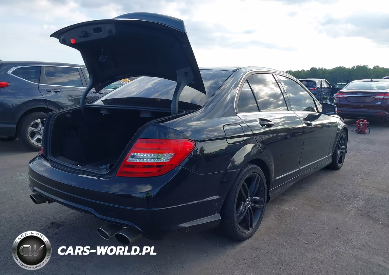 2012 Mercedes-Benz C 300 Sport 4Matic VIN:WDDGF8BB5CR192080 - 4