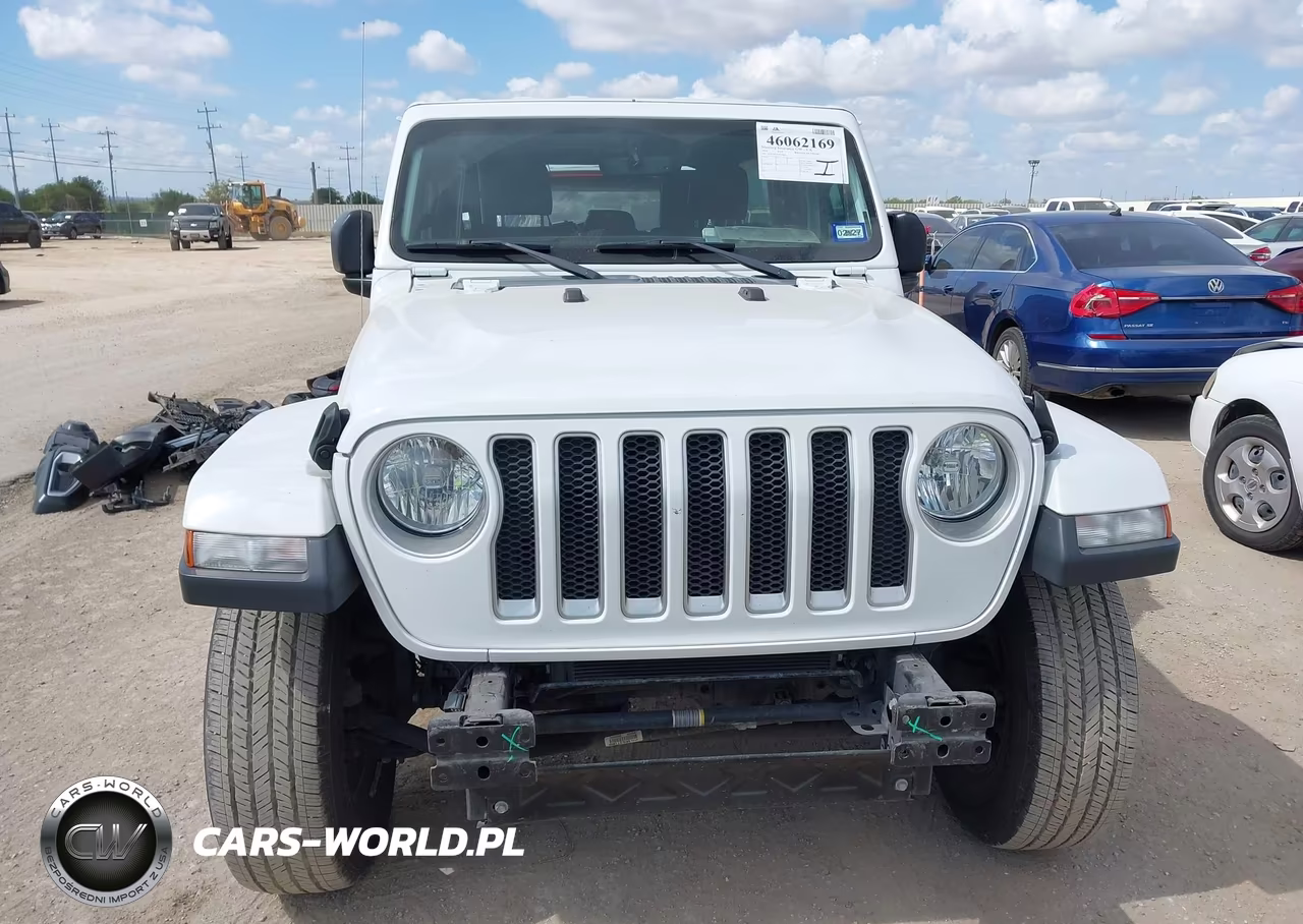 2018 Jeep Wrangler Unlimited Sahara 4X4 VIN:1C4HJXEG6JW324065 - 13