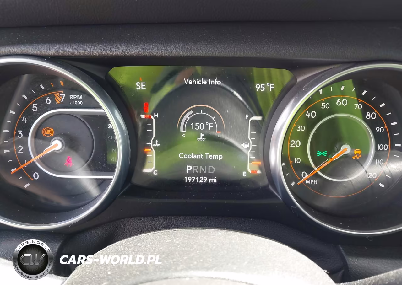 2018 Jeep Wrangler Unlimited Sahara 4X4 VIN:1C4HJXEG6JW324065 - 7