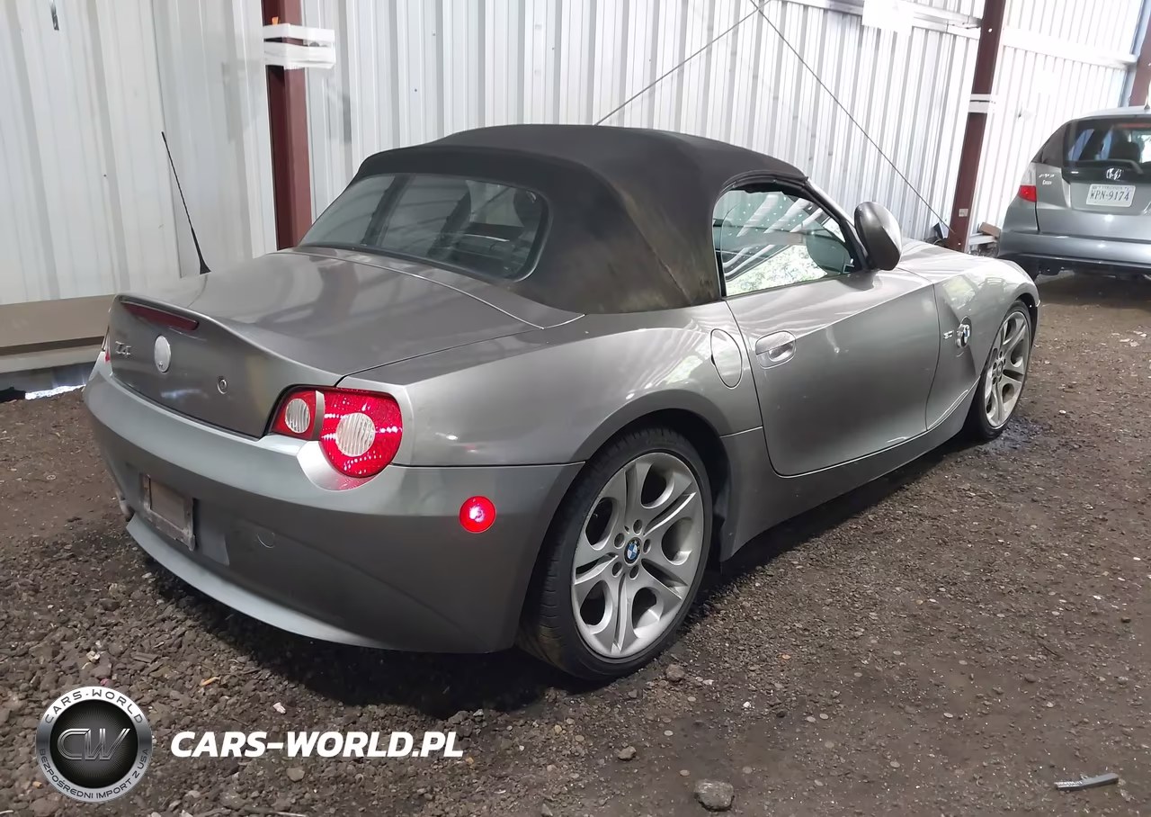 2005 BMW Z4 3.0I VIN:4USBT53575LU11688 - 4