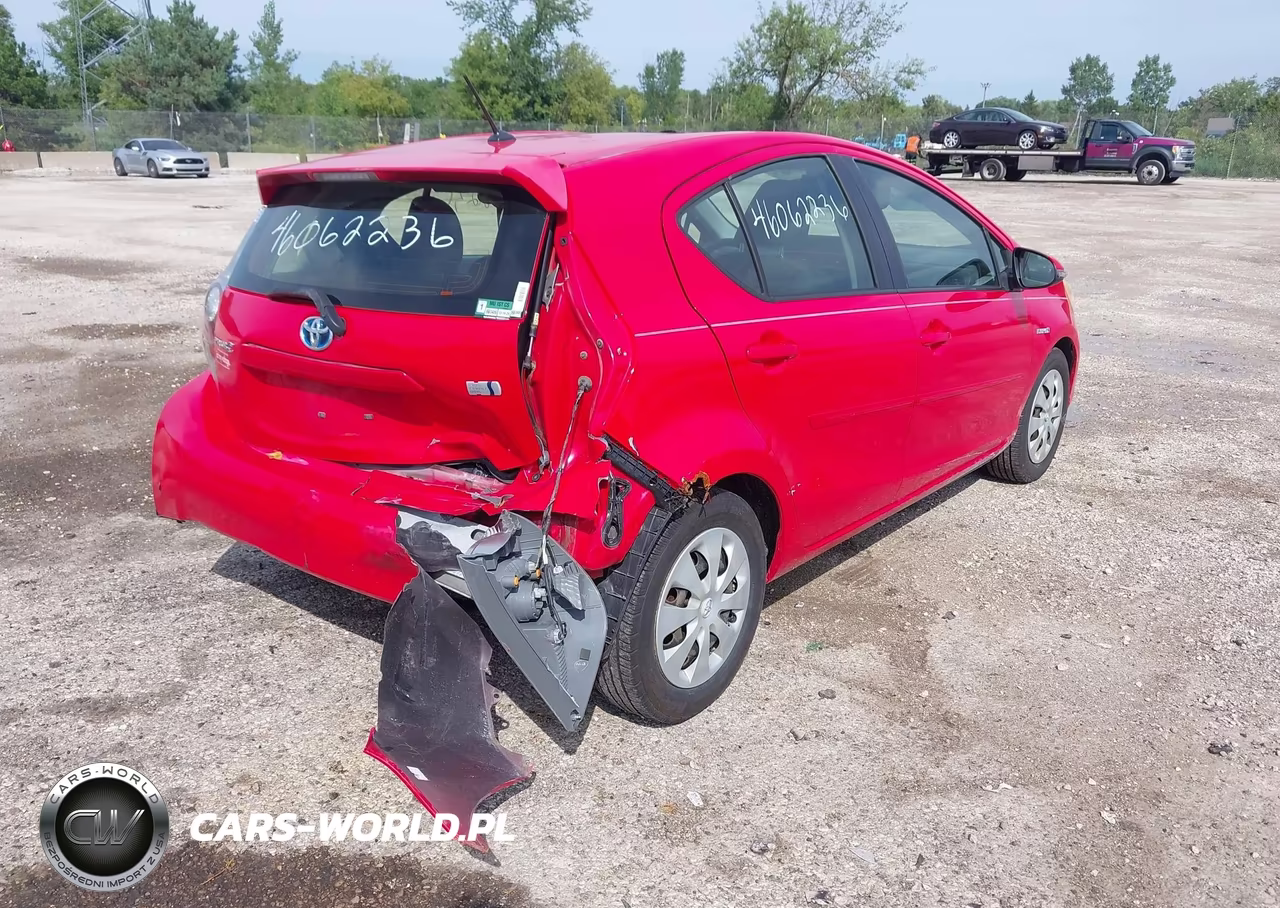 2013 Toyota Prius C Two VIN:JTDKDTB33D1049232 - 4