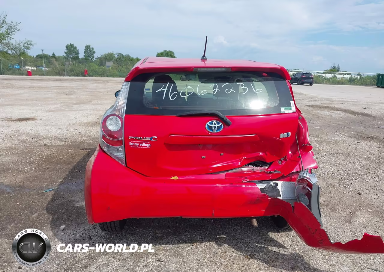 2013 Toyota Prius C Two VIN:JTDKDTB33D1049232 - 6