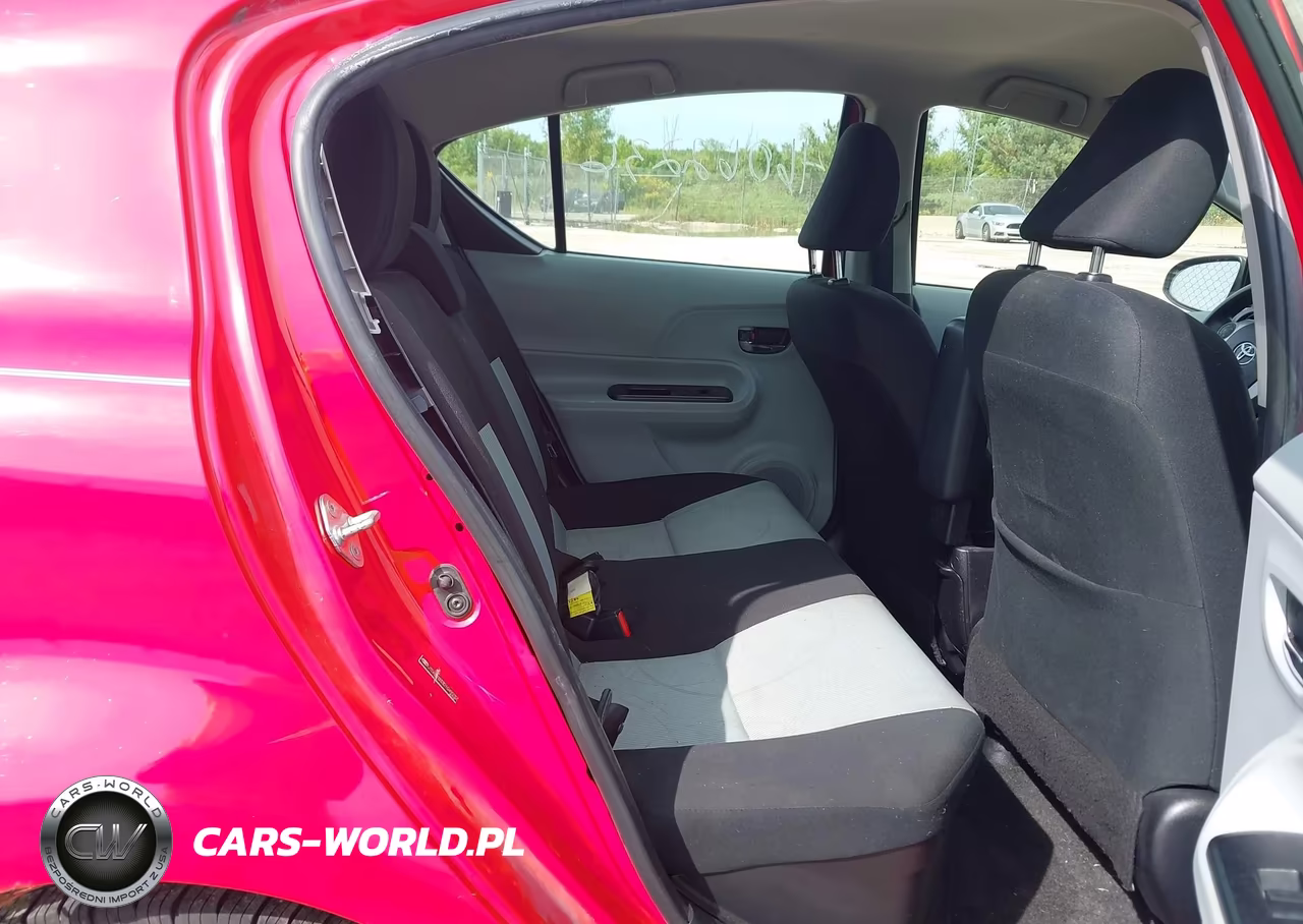 2013 Toyota Prius C Two VIN:JTDKDTB33D1049232 - 8