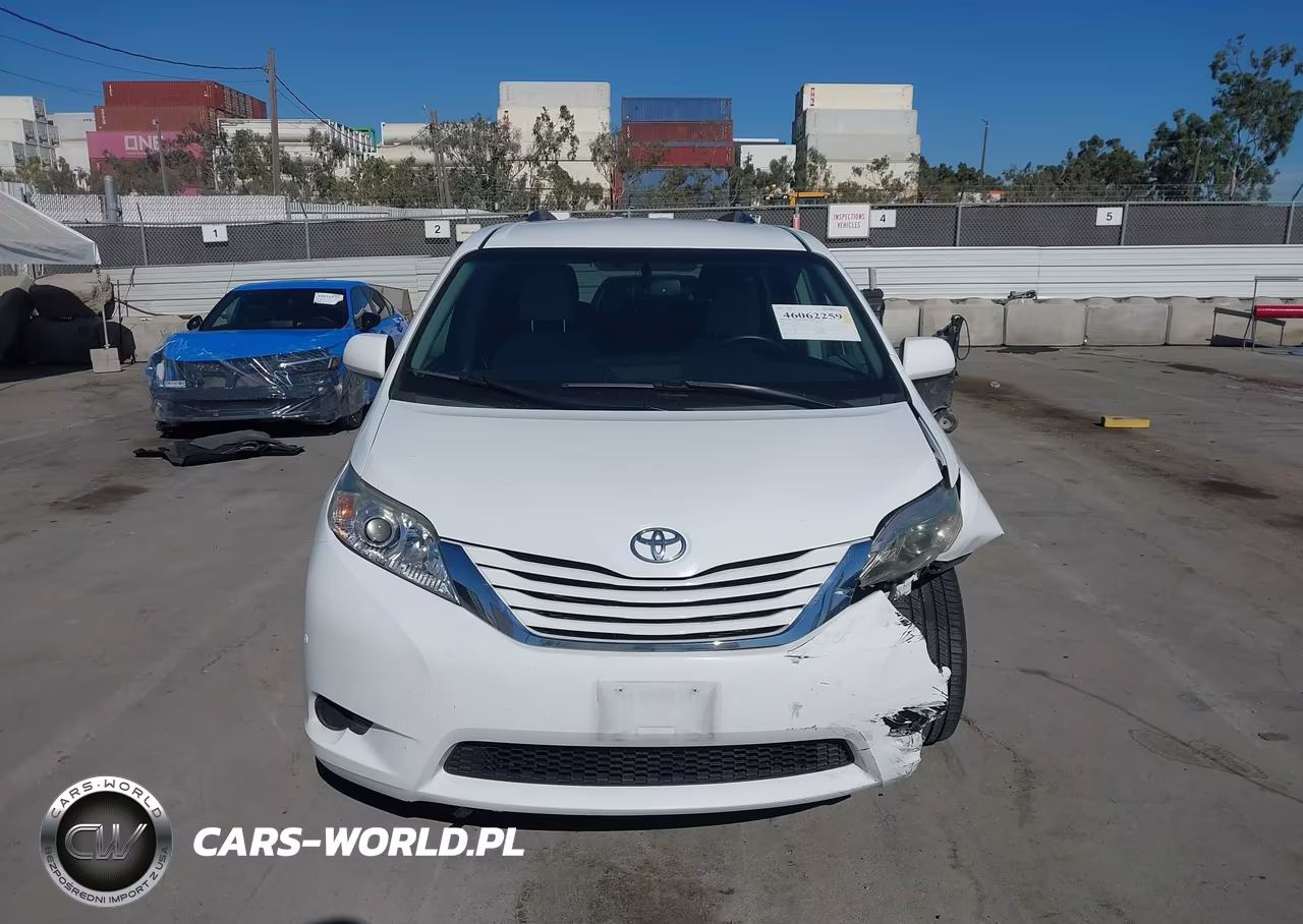 2015 Toyota Sienna Le 8 Passenger VIN:5TDKK3DC0FS616361 - 12