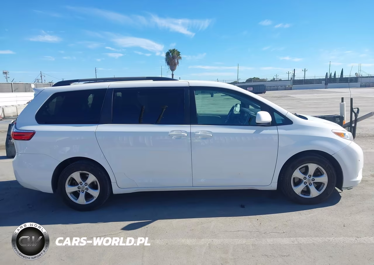2015 Toyota Sienna Le 8 Passenger VIN:5TDKK3DC0FS616361 - 13