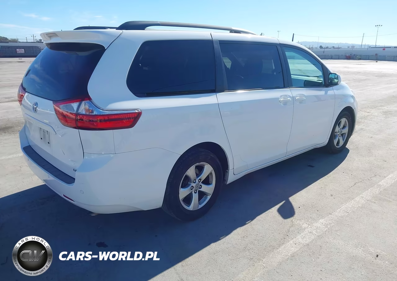 2015 Toyota Sienna Le 8 Passenger VIN:5TDKK3DC0FS616361 - 4