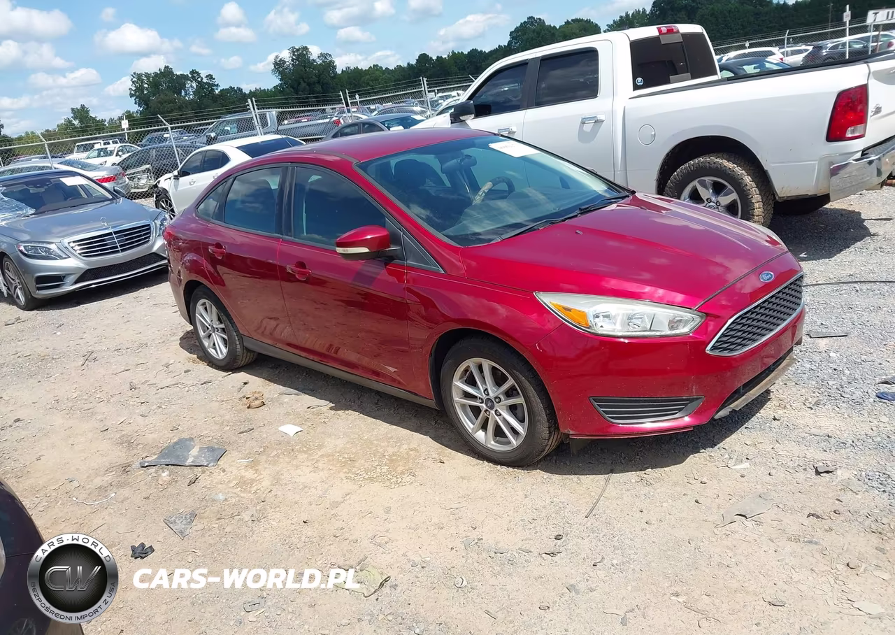 2017 Ford Focus Se VIN:1FADP3F22HL208307 - 1