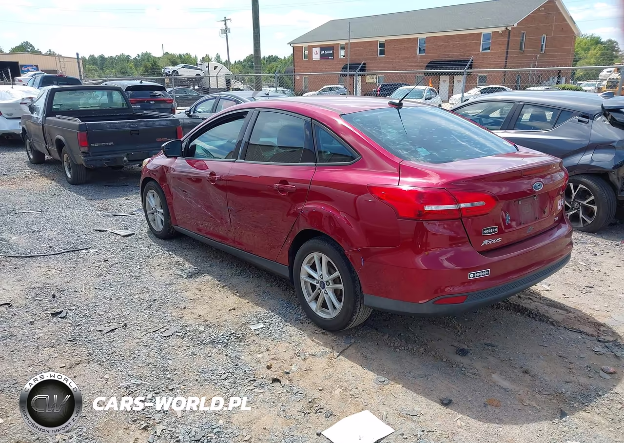 2017 Ford Focus Se VIN:1FADP3F22HL208307 - 3