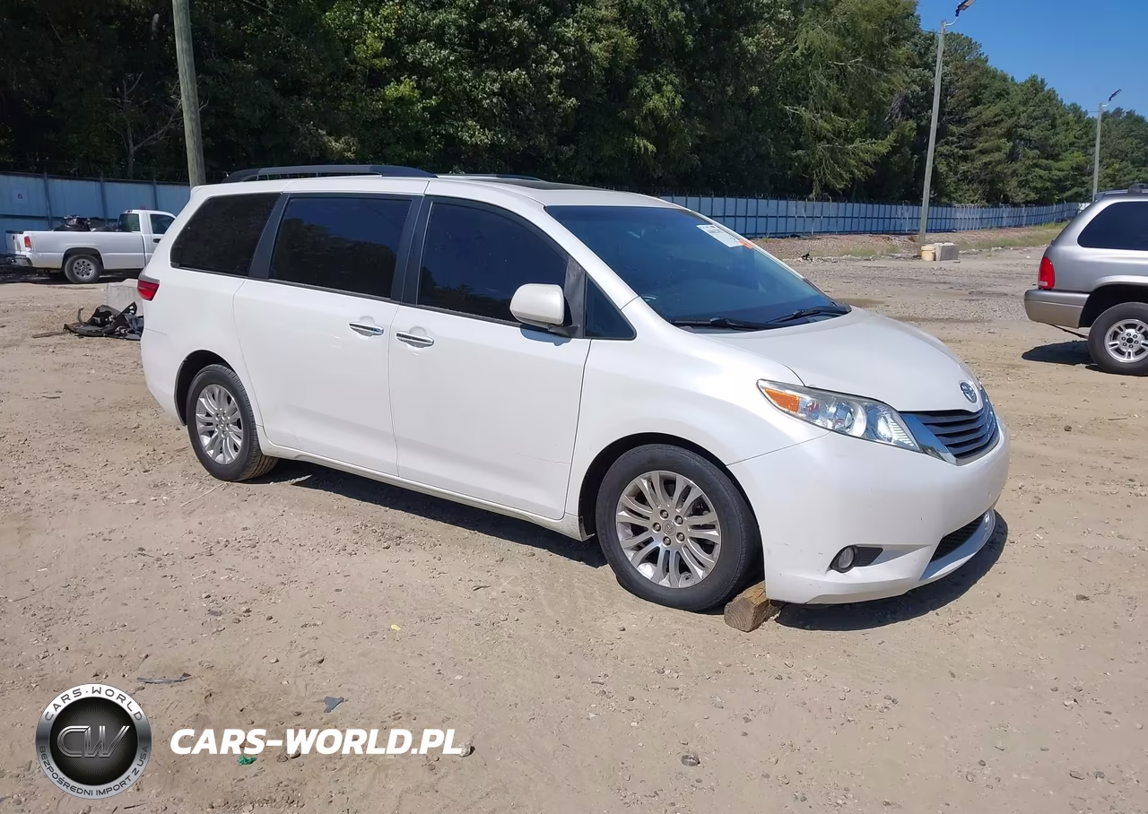 2015 Toyota Sienna Xle 8 Passenger