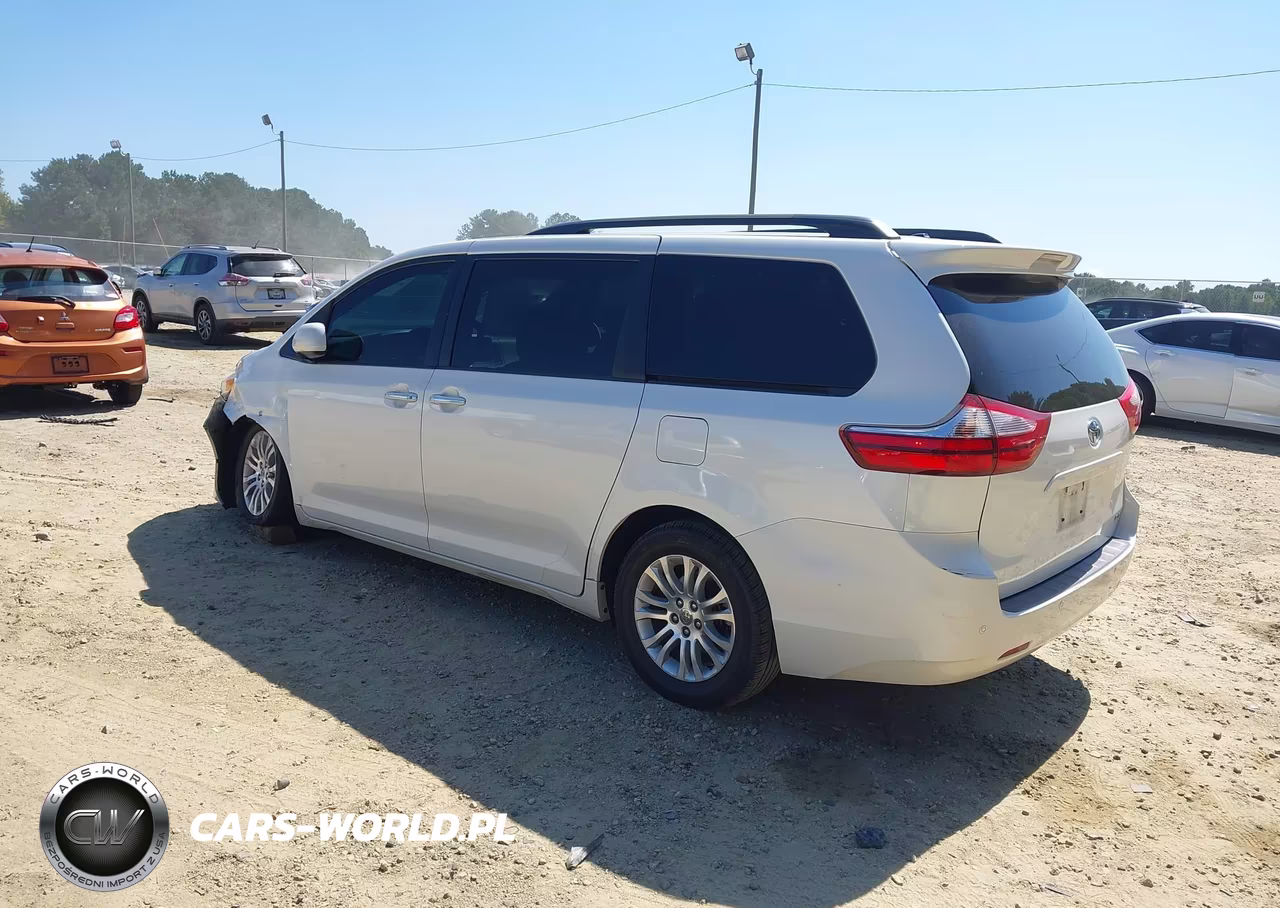 2015 Toyota Sienna Xle 8 Passenger VIN:5TDYK3DC6FS566818 - 3
