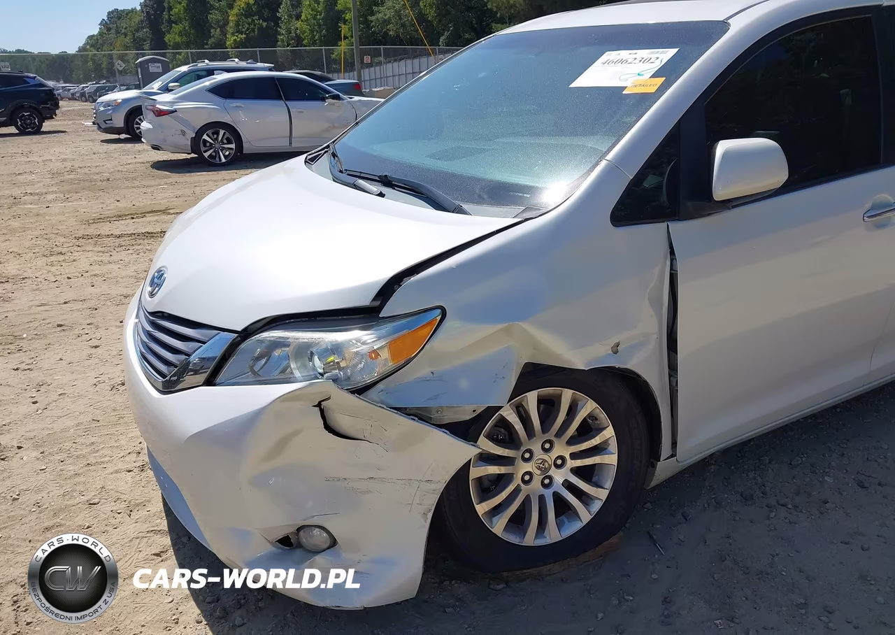 2015 Toyota Sienna Xle 8 Passenger VIN:5TDYK3DC6FS566818 - 6