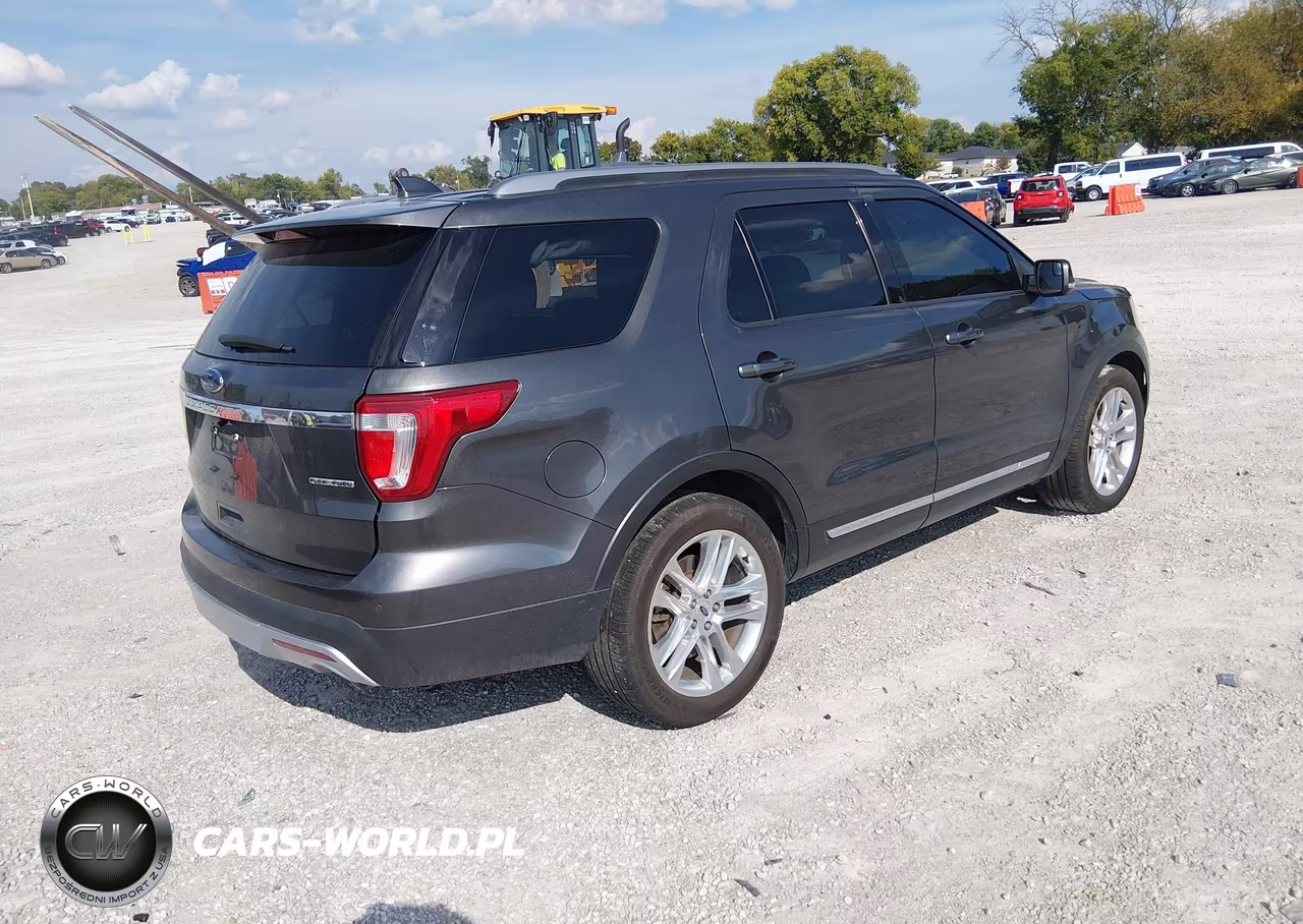 2016 Ford Explorer Xlt VIN:1FM5K7D83GGB84002 - 4