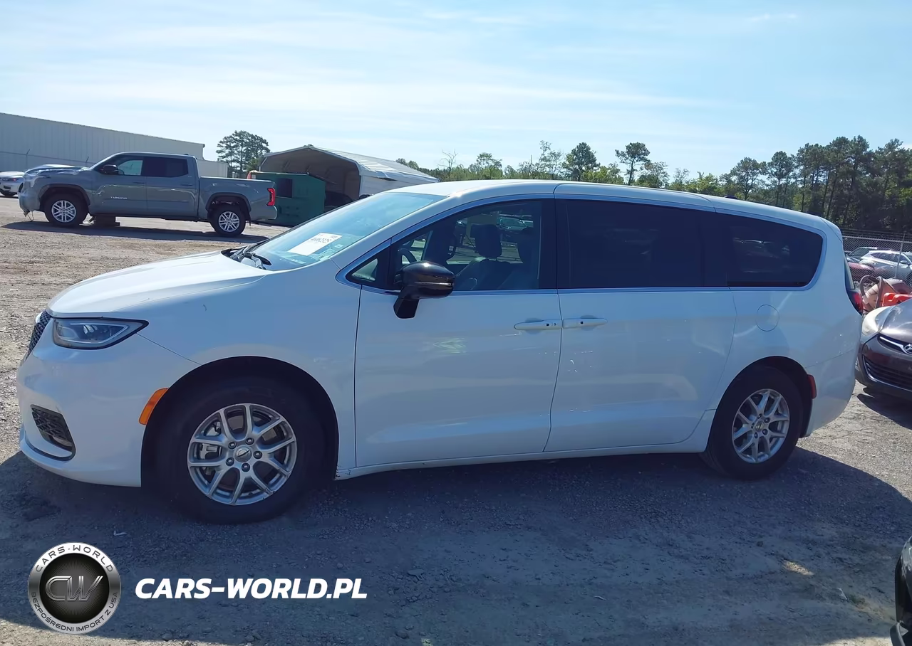 2025 Chrysler Pacifica Select VIN:2C4RC1BG0SR520741 - 14
