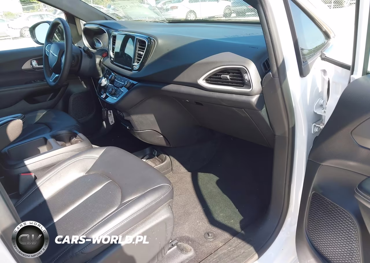 2025 Chrysler Pacifica Select VIN:2C4RC1BG0SR520741 - 5